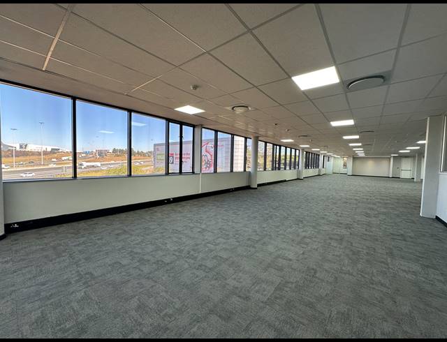 612M² OFFICE TO LET IN WOODMEAD
